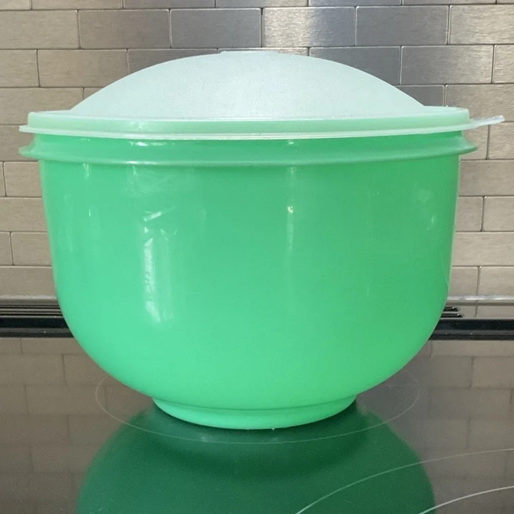 Tupperware Crisp It 1424 Lettuce Keeper Jadeite Green W, Dome Lid Spike & core